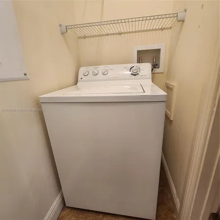 $320,000 | 2351 Lakeview Drive, Unit 114, Sebring, FL 33870