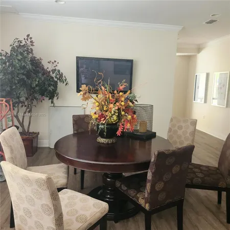 $320,000 | 2351 Lakeview Drive, Unit 114, Sebring, FL 33870