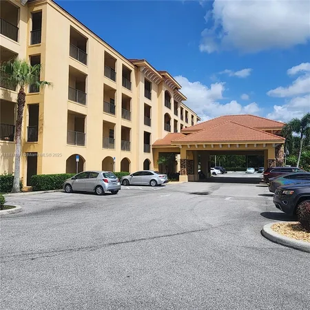 $320,000 | 2351 Lakeview Drive, Unit 114, Sebring, FL 33870