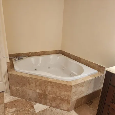 $320,000 | 2351 Lakeview Drive, Unit 114, Sebring, FL 33870