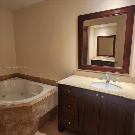 $320,000 | 2351 Lakeview Drive, Unit 114, Sebring, FL 33870