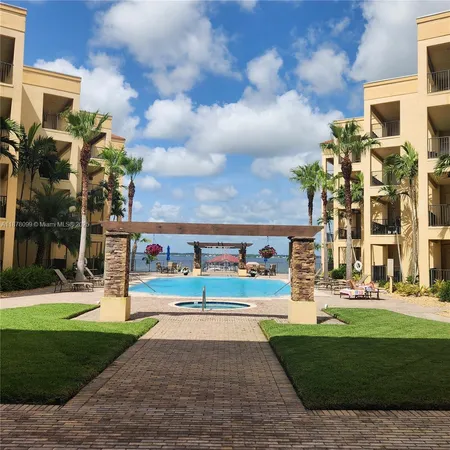 $320,000 | 2351 Lakeview Drive, Unit 114, Sebring, FL 33870