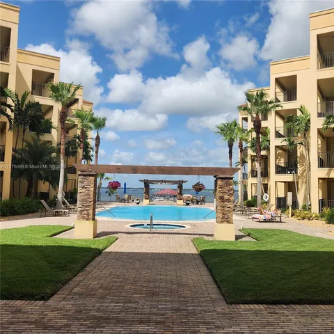 a view of a water fountain