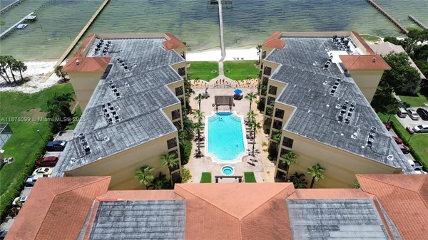 $320,000 | 2351 Lakeview Drive, Unit 114, Sebring, FL 33870