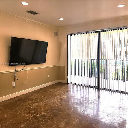 $320,000 | 2351 Lakeview Drive, Unit 114, Sebring, FL 33870