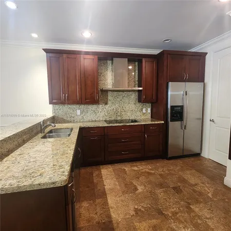 $320,000 | 2351 Lakeview Drive, Unit 114, Sebring, FL 33870