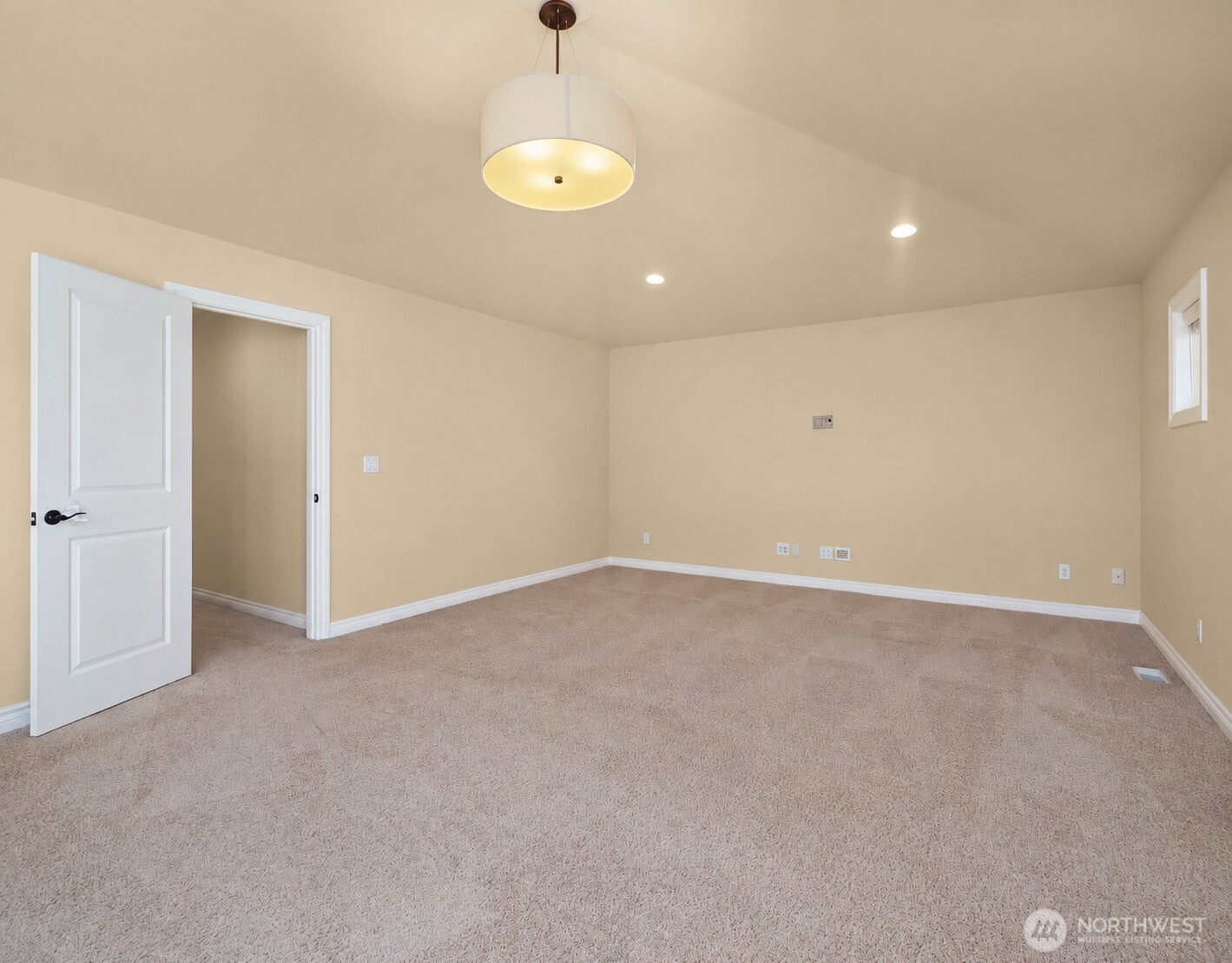 9815 224th Street Southwest Edmonds, WA 98020 - Photo 23 of 38 Gallery Image 23