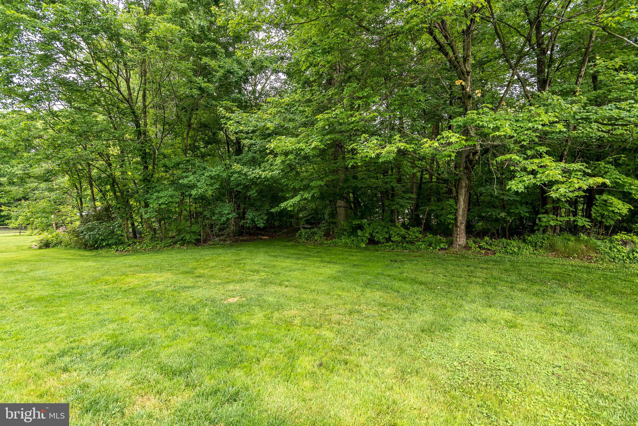 49 Stone Edge Road Sellersville, PA 18960 - Photo 23 of 25 backyard