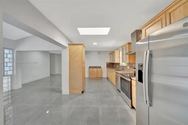 $5,990 | 840 Northeast 182nd Street, North Miami Beach, FL 33162