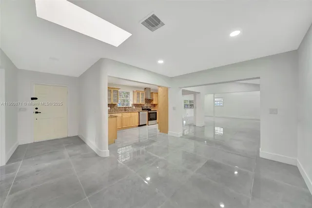 $5,990 | 840 Northeast 182nd Street, North Miami Beach, FL 33162