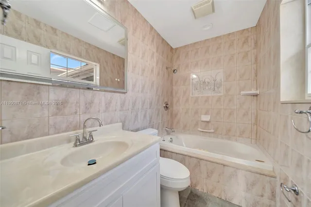 $5,990 | 840 Northeast 182nd Street, North Miami Beach, FL 33162