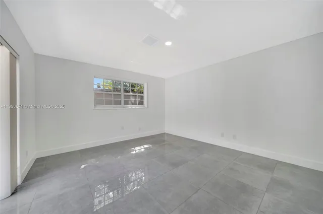 $5,990 | 840 Northeast 182nd Street, North Miami Beach, FL 33162