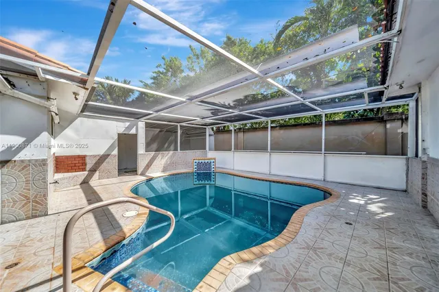 $5,990 | 840 Northeast 182nd Street, North Miami Beach, FL 33162