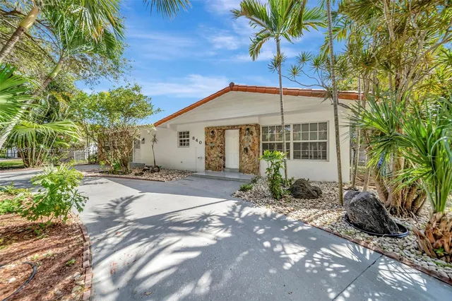 $5,990 | 840 Northeast 182nd Street, North Miami Beach, FL 33162
