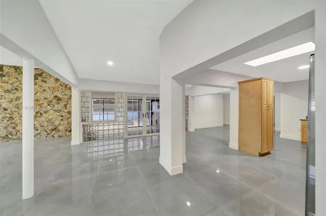 $5,990 | 840 Northeast 182nd Street, North Miami Beach, FL 33162