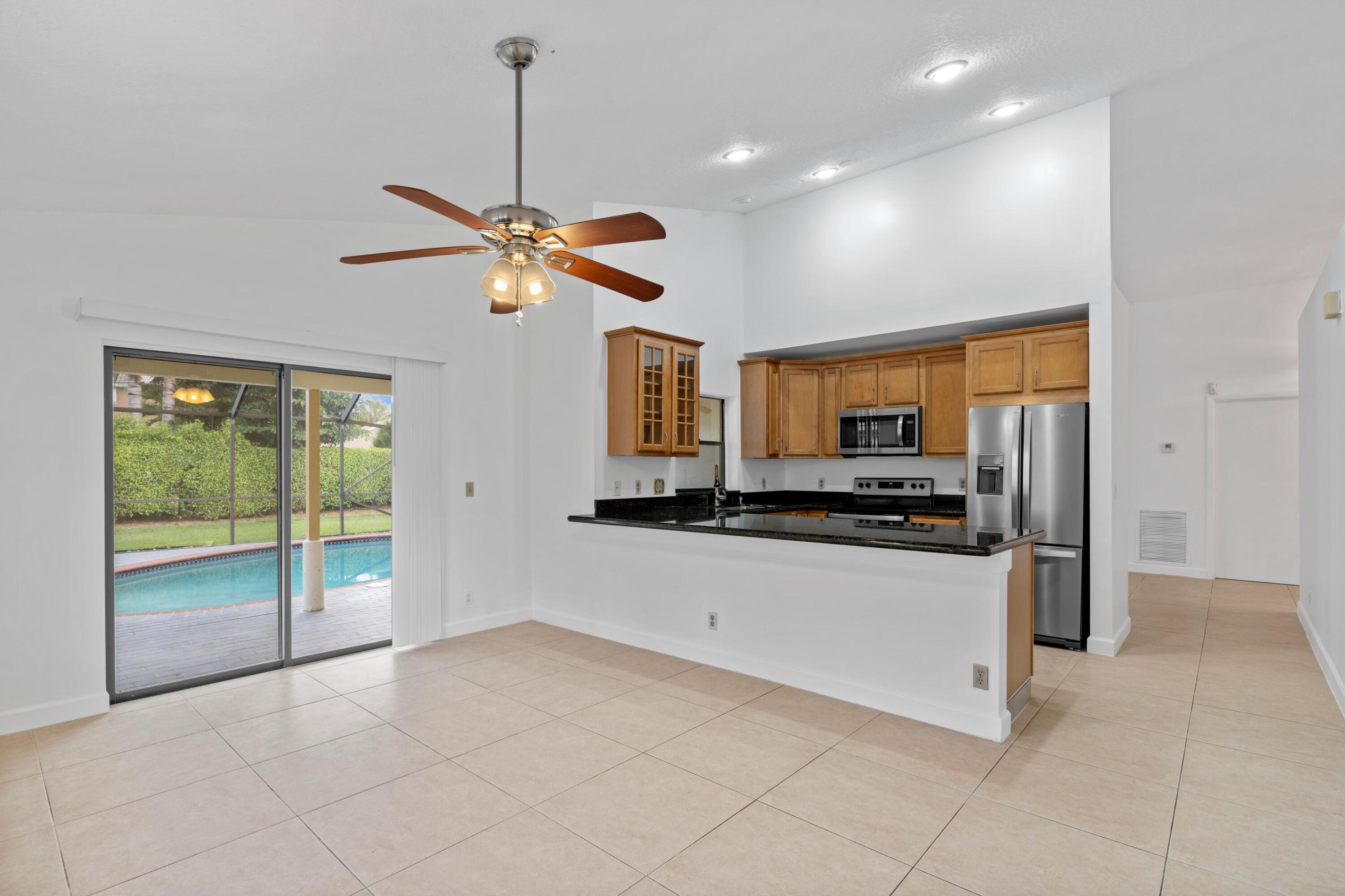 22610 Sea Bass Drive Boca Raton, FL 33428 - Photo 5 of 28 Kitchen Bar