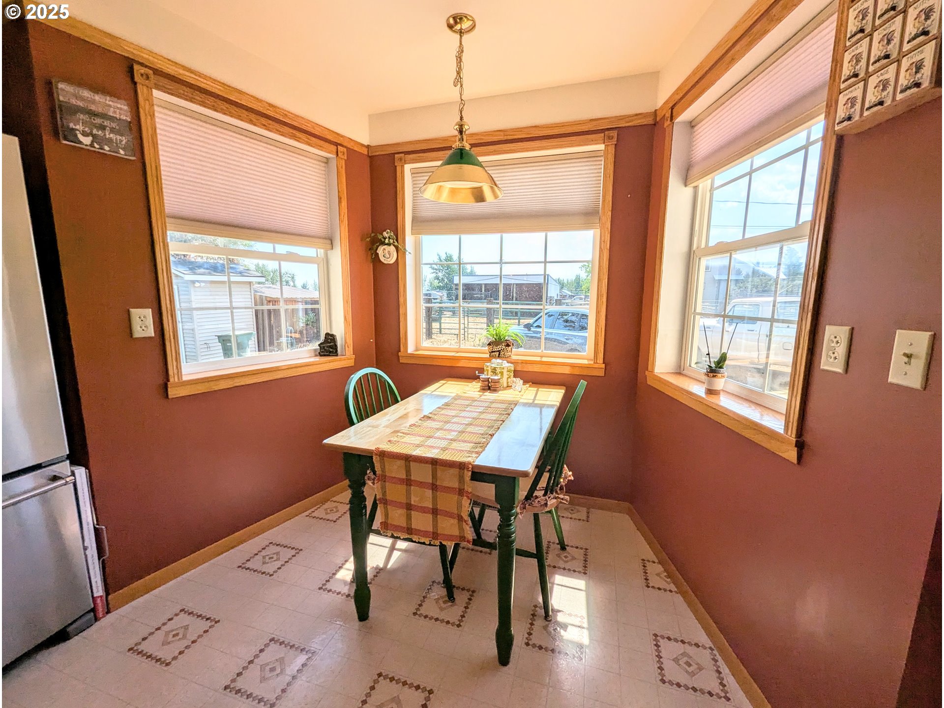 62077 Evergreen Road La Grande, OR 97850 - Photo 5 of 28 Breakfast Area