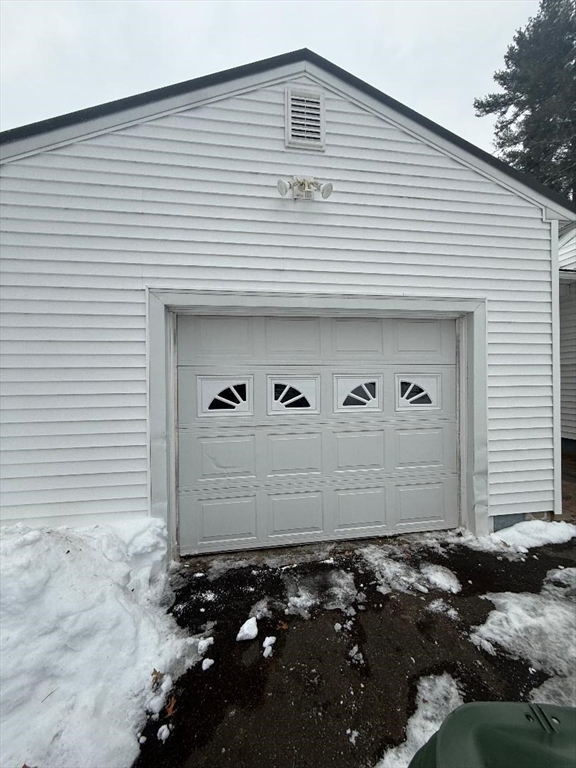 228 Acrebrook Road Springfield, MA 01129 - Photo 3 of 37