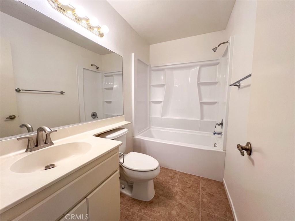 26455 Dunsmore, Unit 4 Lake Forest, CA 92630 - Photo 18 of 22 Hallway Bath