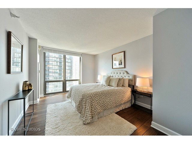 2 East Erie Street, Unit 3303 Chicago, IL 60611 - Photo 15 of 21