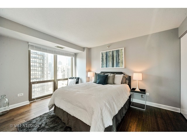 2 East Erie Street, Unit 3303 Chicago, IL 60611 - Photo 16 of 21