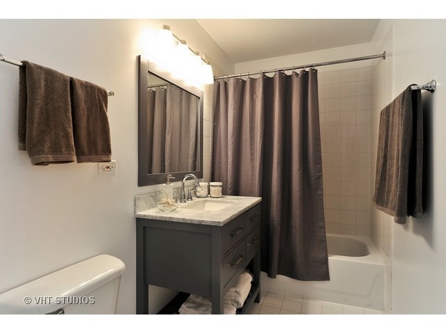 2 East Erie Street, Unit 3303 Chicago, IL 60611 - Photo 17 of 21