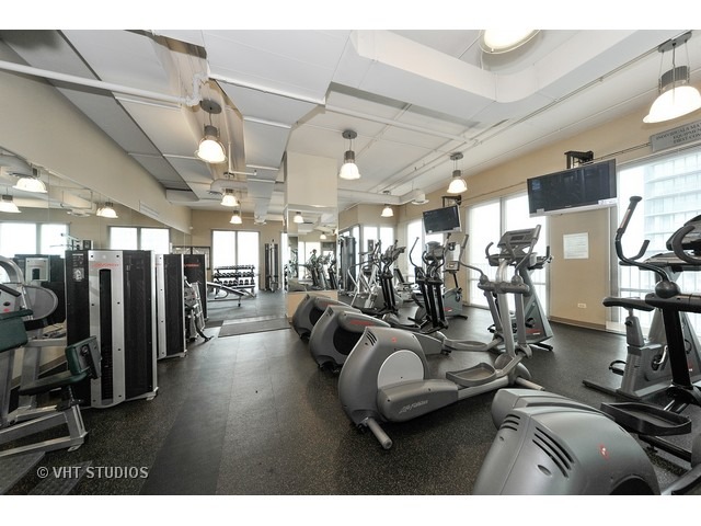 2 East Erie Street, Unit 3303 Chicago, IL 60611 - Photo 18 of 21