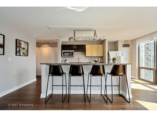 2 East Erie Street, Unit 3303 Chicago, IL 60611 - Photo 5 of 21