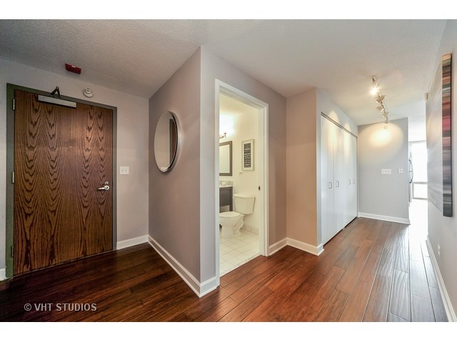 2 East Erie Street, Unit 3303 Chicago, IL 60611 - Photo 9 of 21