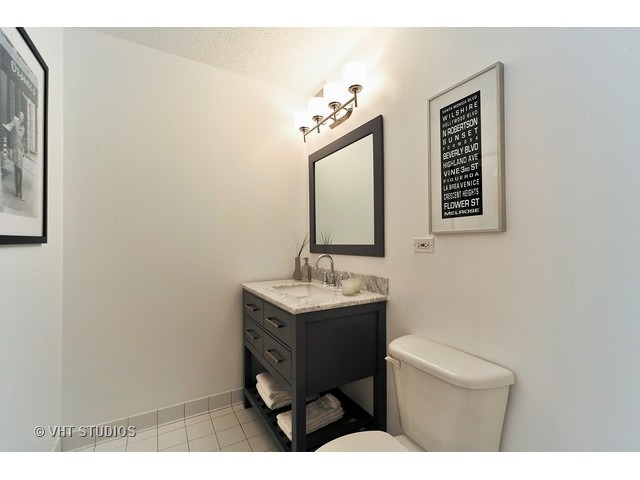 2 East Erie Street, Unit 3303 Chicago, IL 60611 - Photo 10 of 21