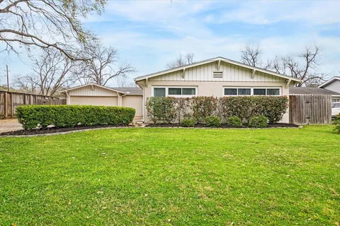 $370,000 | 15818 Acapulco Drive, Jersey Village, TX 77040