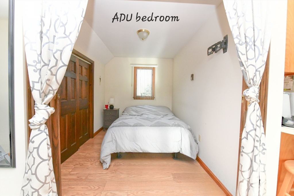 18 Gibbs Road Bourne, MA 02562 - Photo 33 of 42