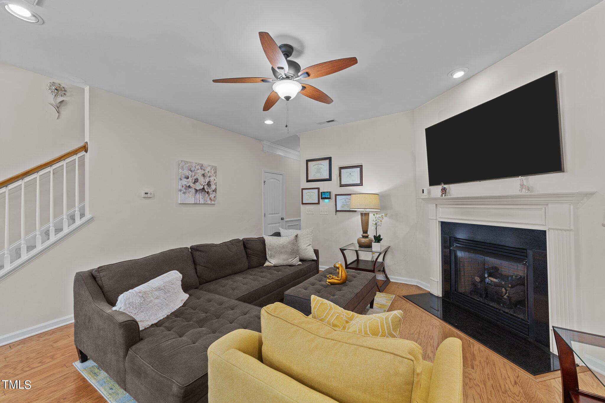 167 Token House Road Durham, NC 27703 - Photo 5 of 43 26-web-or-mls-VB4A9424