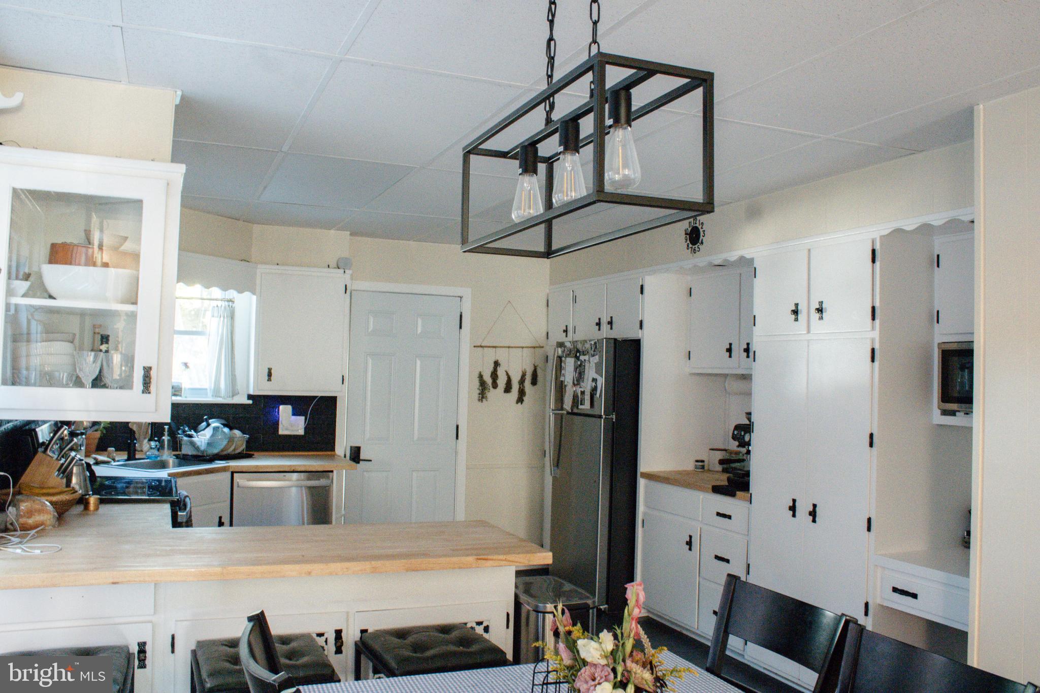 320 South Sterley Street Reading, PA 19607 - Photo 5 of 23 Charming kitchen with modern rustic flair.