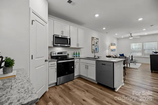 $319,900 | 3108 Butler Hl Drive, Matthews, NC 28105