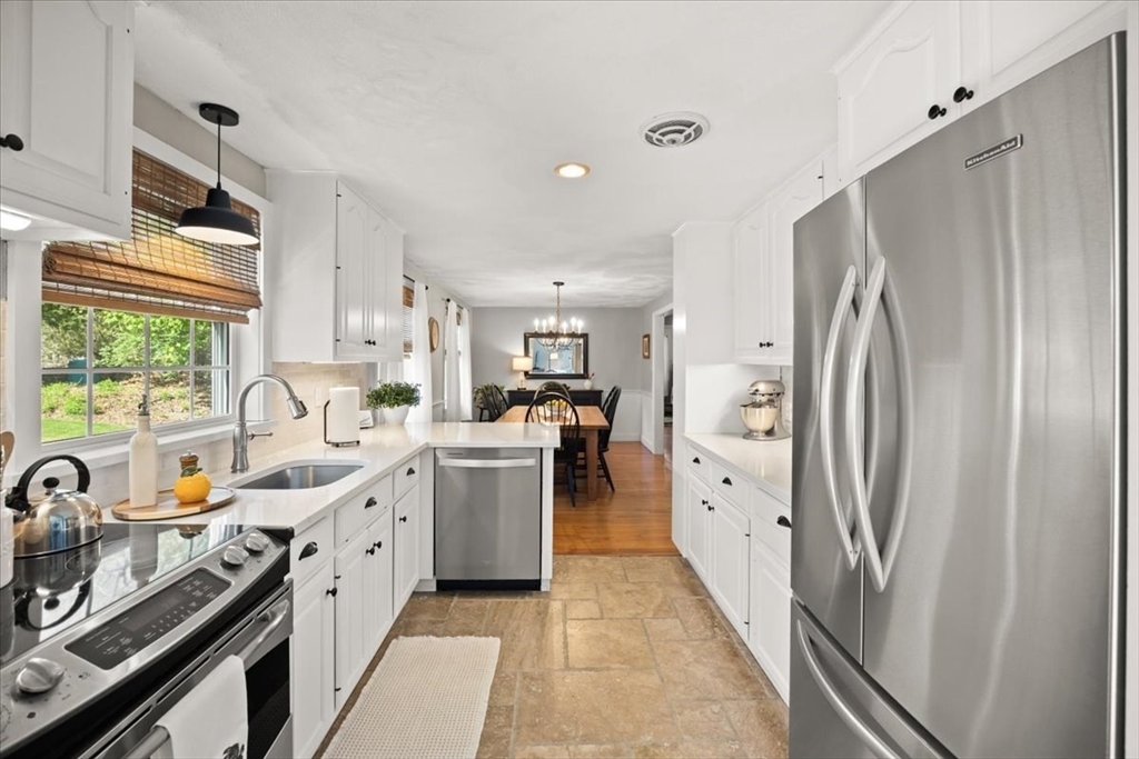 41 Utility Road Scituate, MA 02066 - Photo 8 of 42