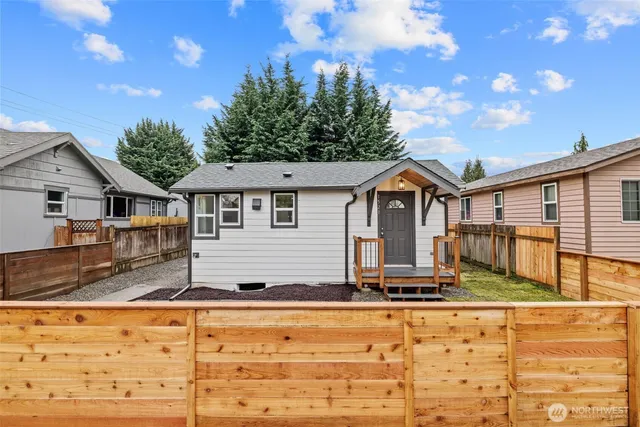 a front view of house with yard