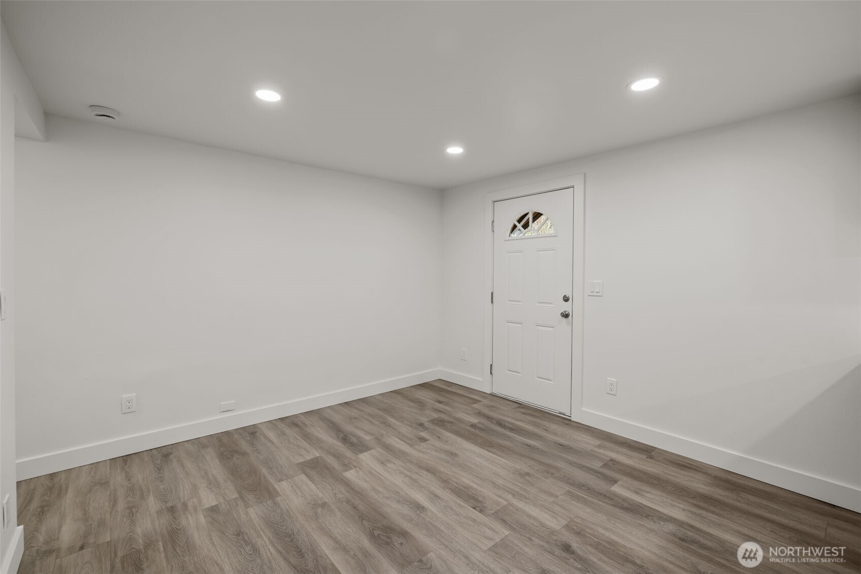 1521 North 3rd Street Renton, WA 98057 - Photo 6 of 18 a view of room