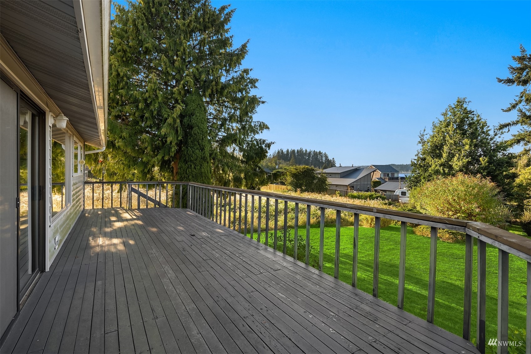 12078 Northeast Jefferson Point Road Kingston, WA 98346 - Photo 14 of 40 Gallery Image 14