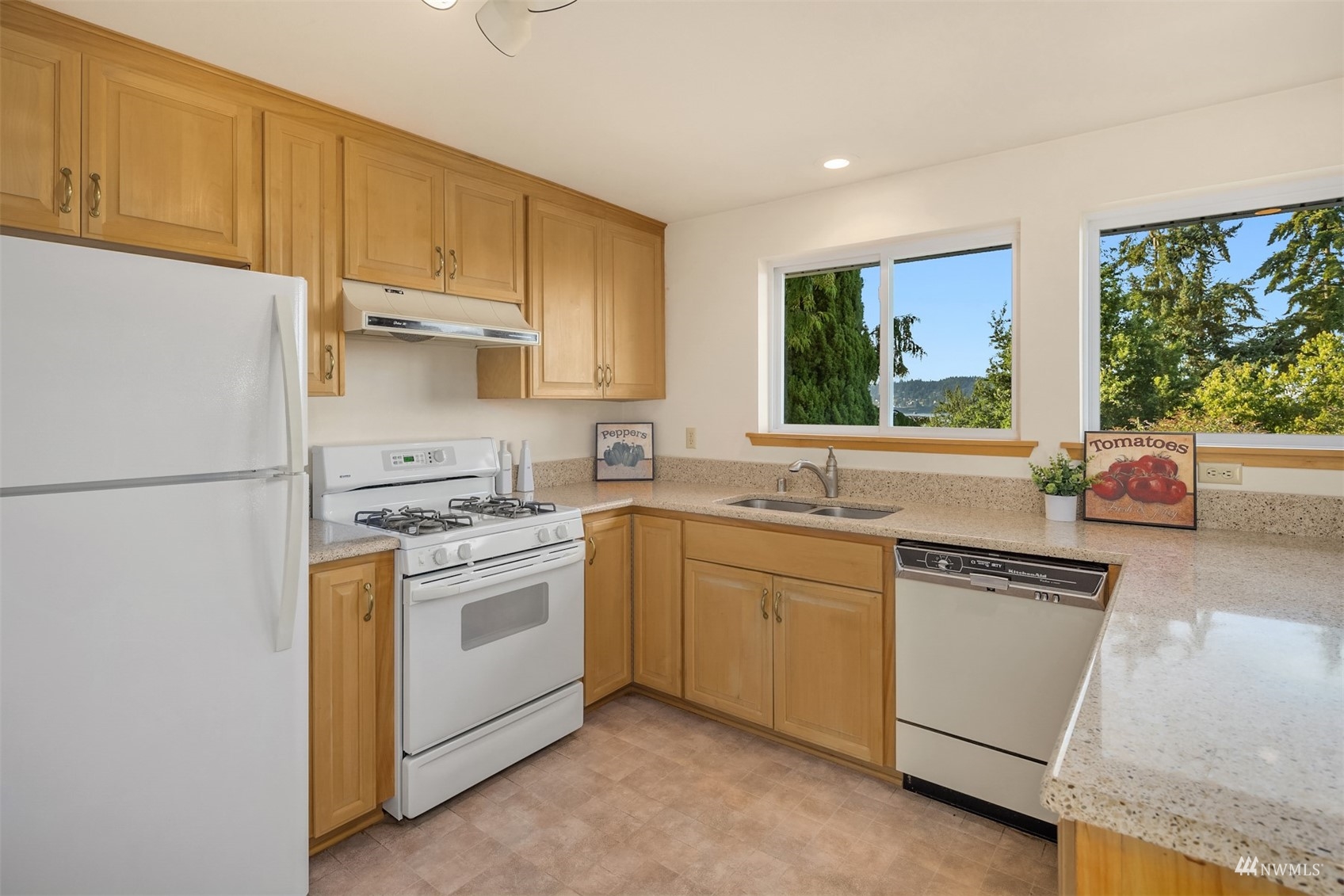 12078 Northeast Jefferson Point Road Kingston, WA 98346 - Photo 21 of 40 Gallery Image 21