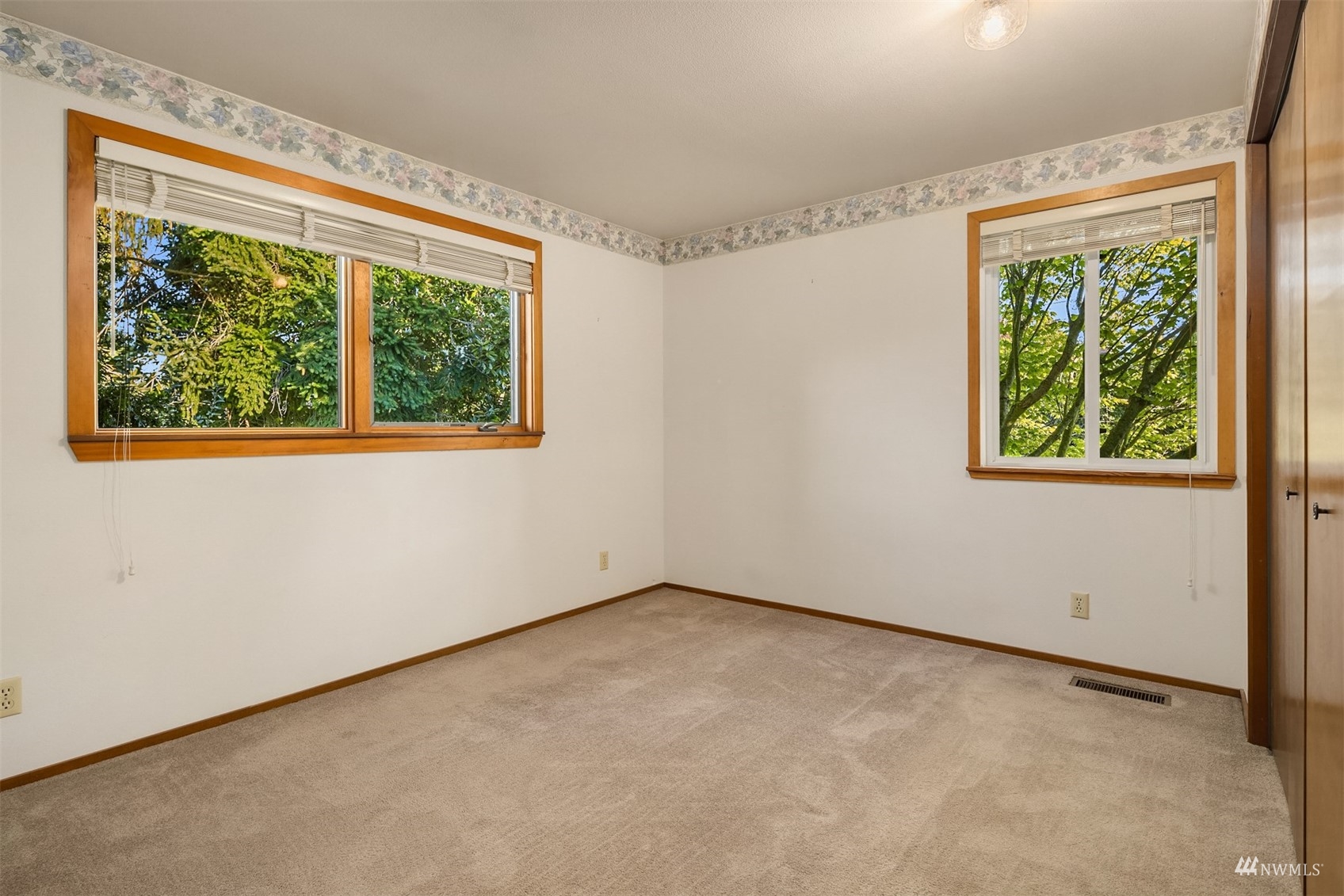 12078 Northeast Jefferson Point Road Kingston, WA 98346 - Photo 28 of 40 Gallery Image 28