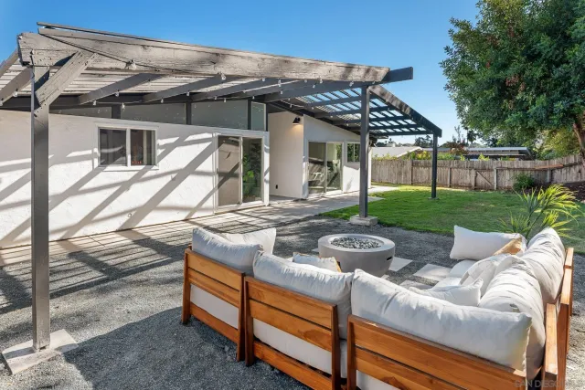 an aerial view of a tennis court