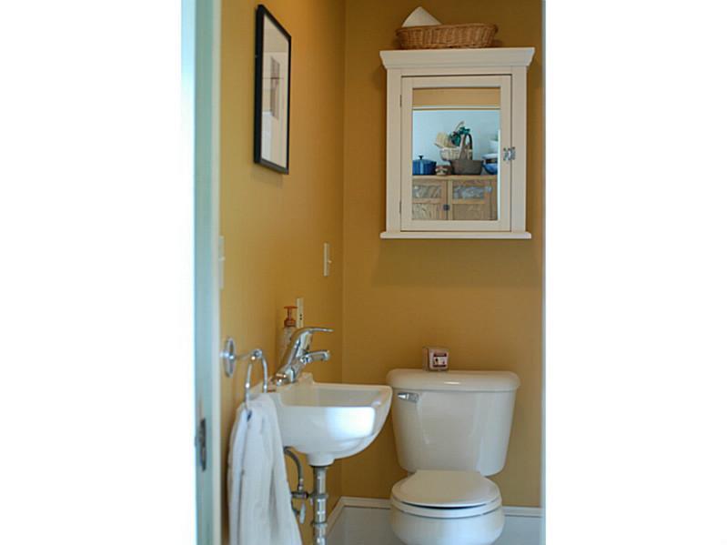 99 Main Street Tenants Harbor, ME 04860 - Photo 16 of 35 Bathroom. First floor powder room