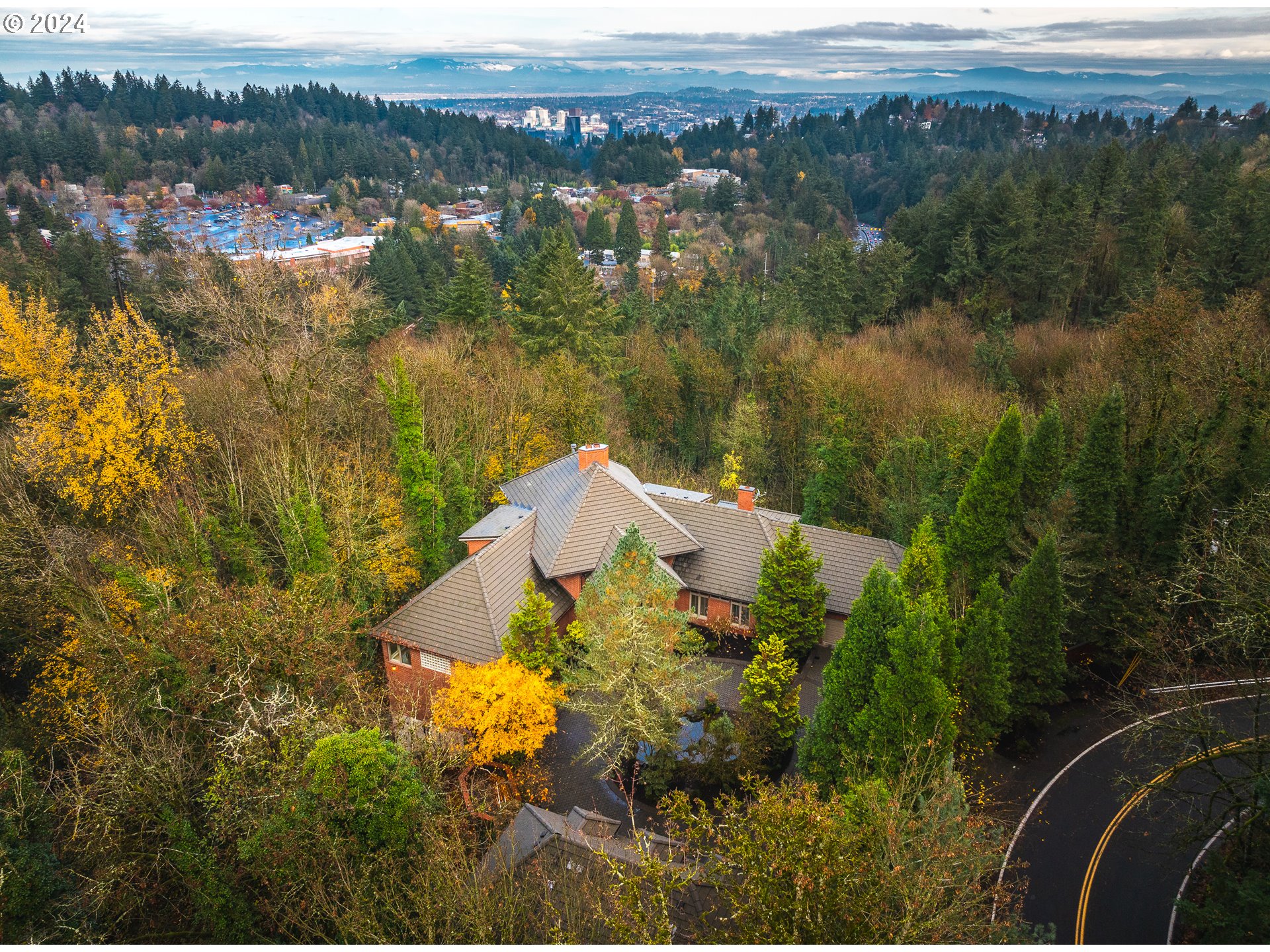 4335 Southwest Humphrey Boulevard Portland, OR 97221 - Photo 4 of 35