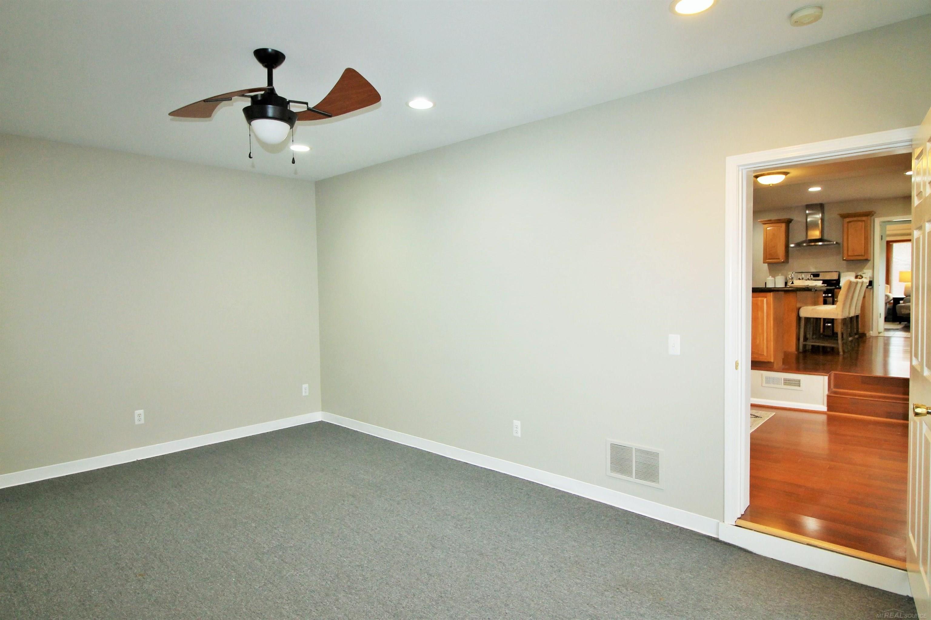1424 Torrey Road Grosse Pointe Woods, MI 48236 - Photo 20 of 54
