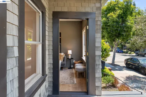 $828,000 | 2617 Santa Clara Avenue, Alameda, CA 94501