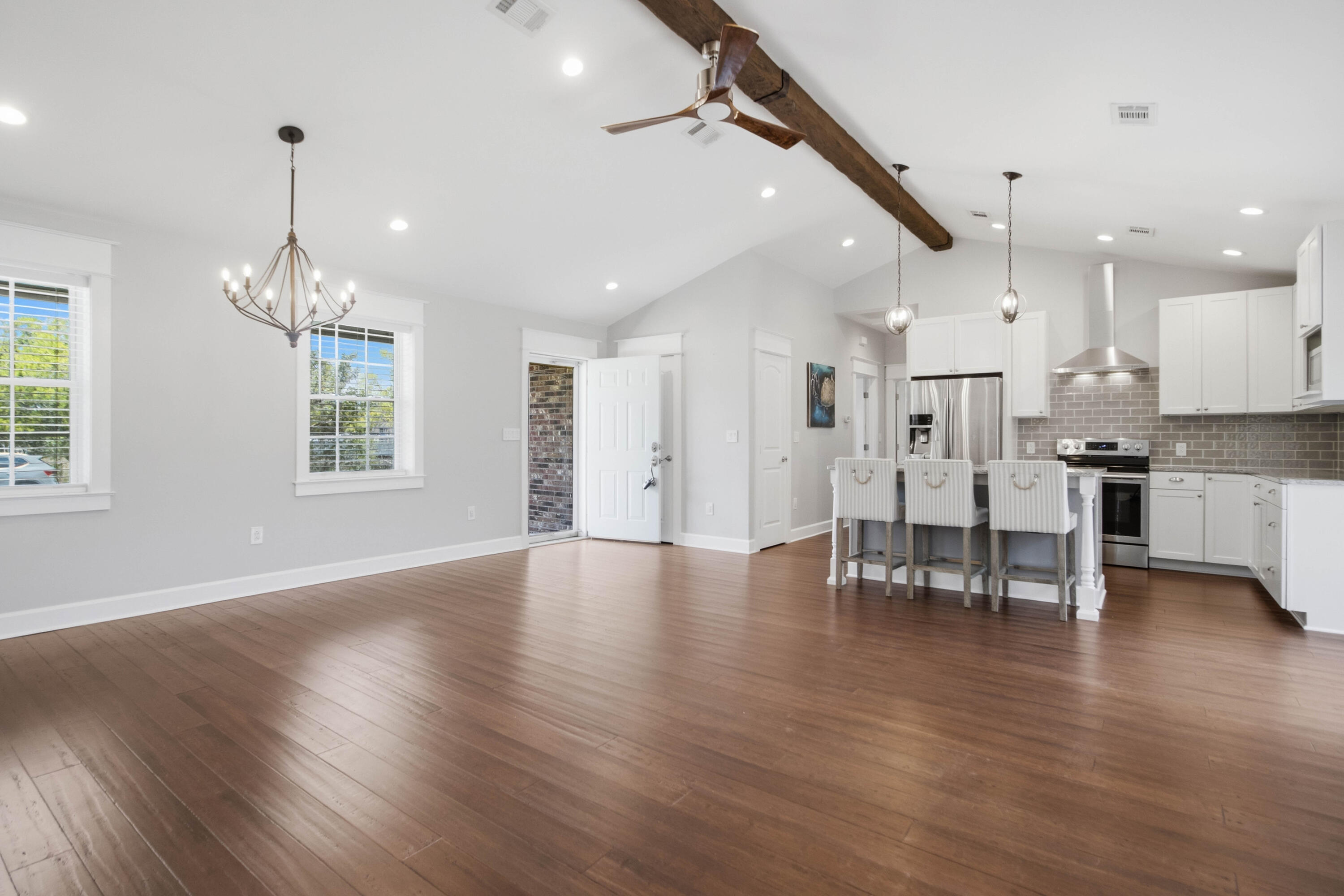 1084 Rosemead Road Mount Pleasant, SC 29464 - Photo 6 of 38