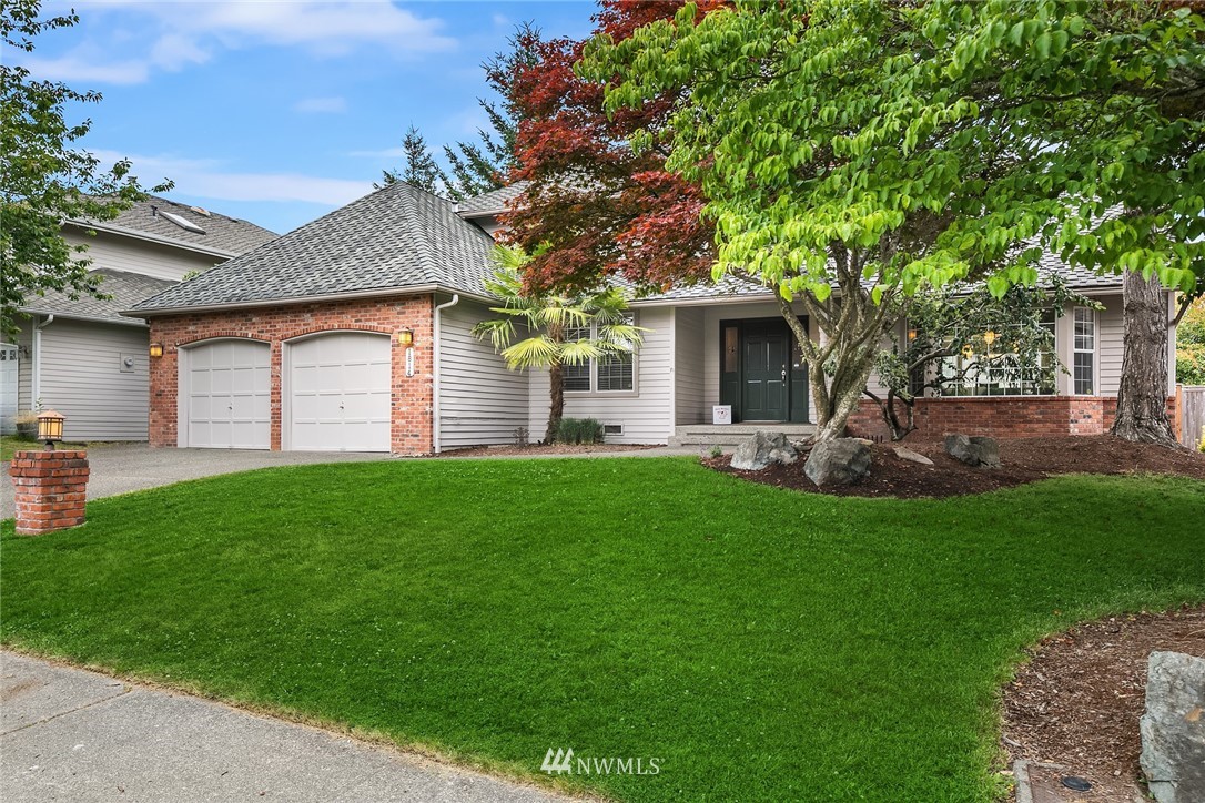 1814 Chelan Place Northeast Renton, WA 98059 - Photo 2 of 34 Gallery Image 2