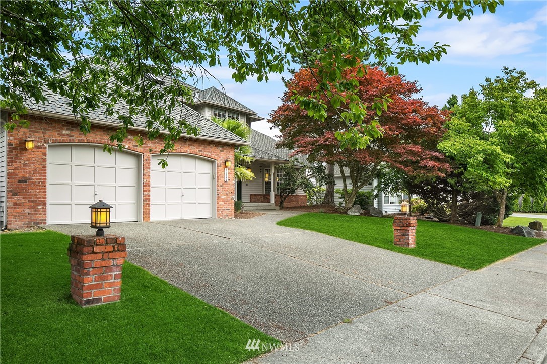 1814 Chelan Place Northeast Renton, WA 98059 - Photo 3 of 34 Gallery Image 3