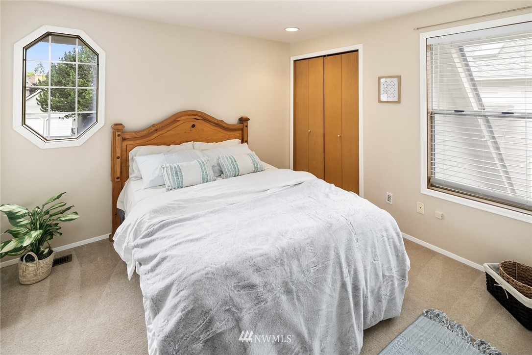 1814 Chelan Place Northeast Renton, WA 98059 - Photo 24 of 34 Gallery Image 24